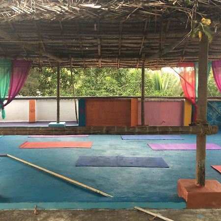 Mk Gardens Surf & Yoga House Hotel วาร์คาลา ภายนอก รูปภาพ