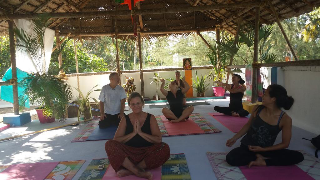 Mk Gardens Surf & Yoga House Hotel วาร์คาลา ภายนอก รูปภาพ